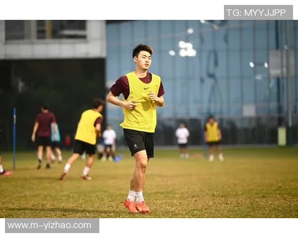 赵阳带领超越足球队勇闯新赛季展现团队精神与拼搏决心 赵阳带领超越足球队勇闯新赛季展现团队精神与拼搏决心